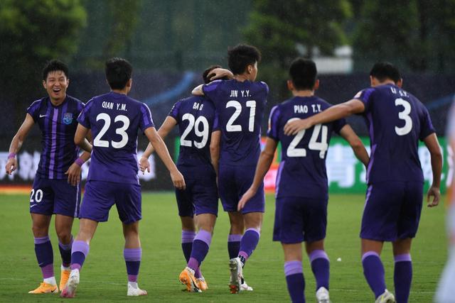悲喜交错国足跌到第94位成耻辱小将绝杀埃弗顿14岁就签约巴萨